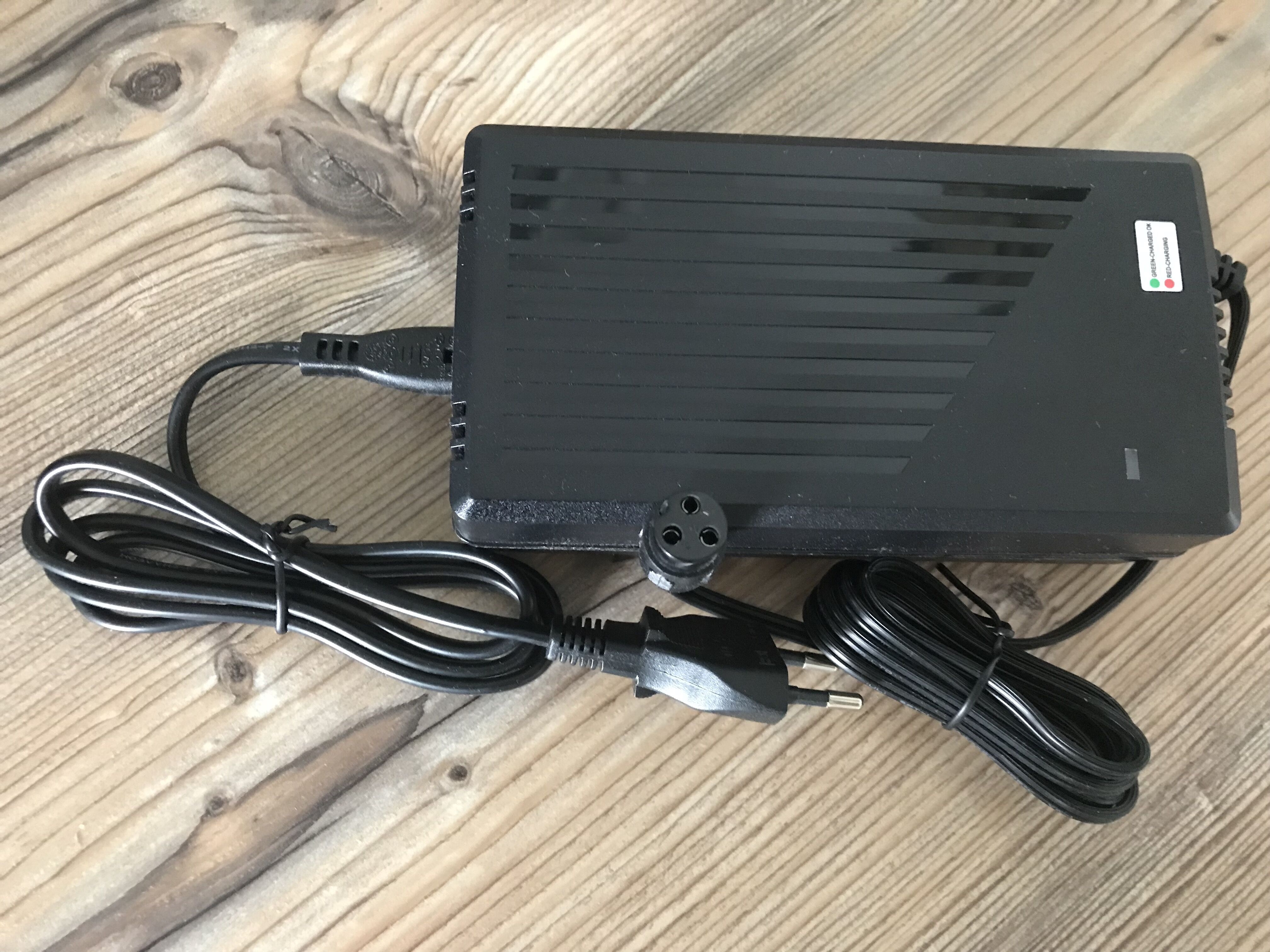 Ladegerät für Dirt Bike 48V mit 1300W