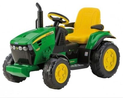 Zeleno-žltý elektrický detský traktor John Deere Ground Force. Veľké čierne pneumatiky so žltými ráfikmi, svetložlté sedadlo s opierkami rúk, čierny volant a zvislý výfuk. Vpredu čierna maska a štyri okrúhle svetlá.